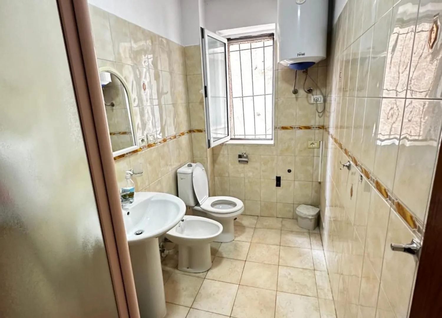 Apartment Drions Apartment. 3 Bedroom Tirana