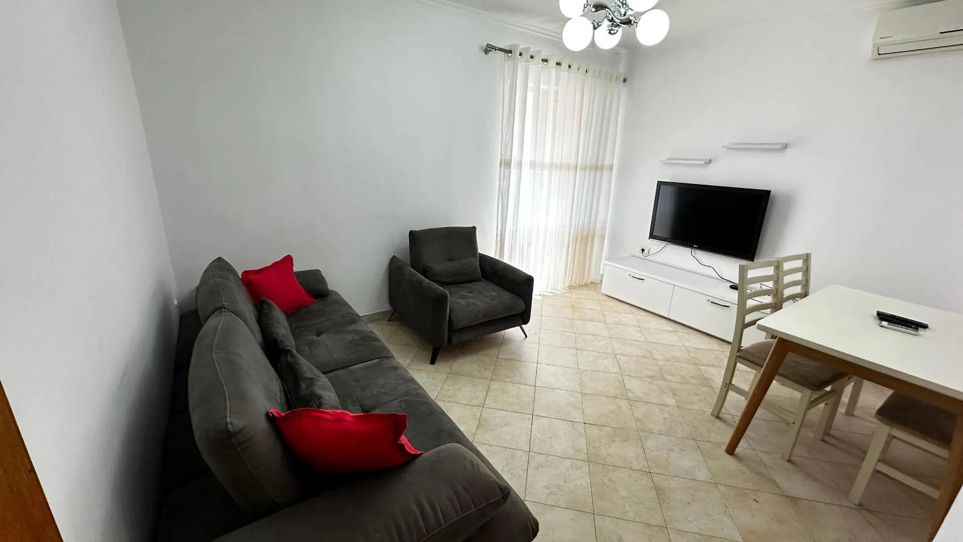 Apartment Drions Apartment. 3 Bedroom Tirana