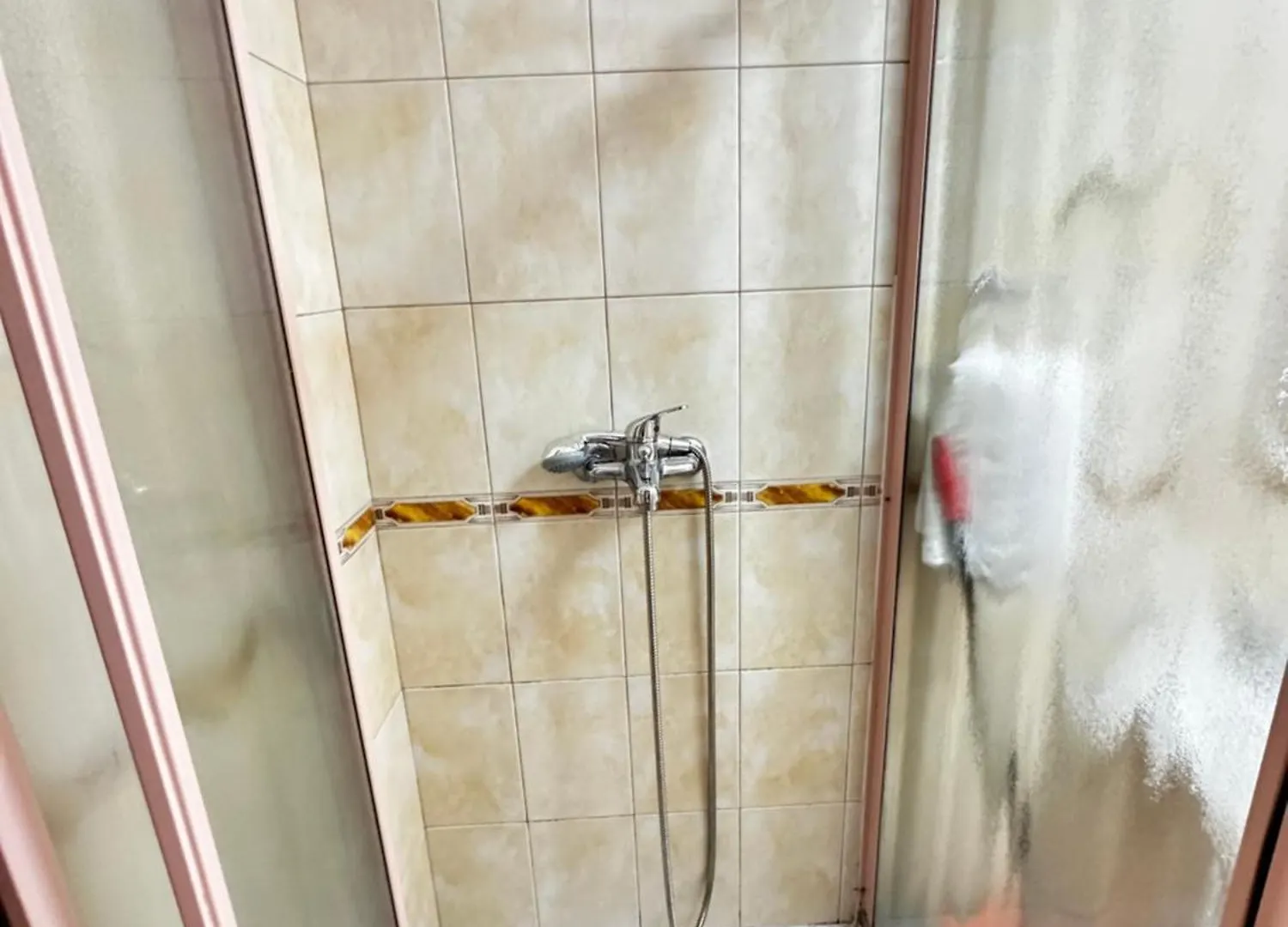 Drions Apartment. 3 Bedroom Tirana Apartman