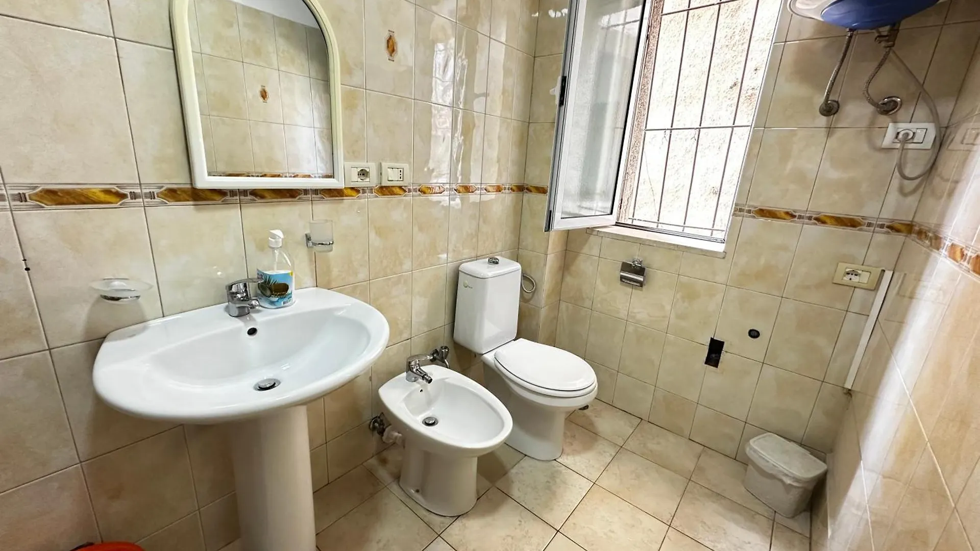 Drions Apartment. 3 Bedroom Tirana